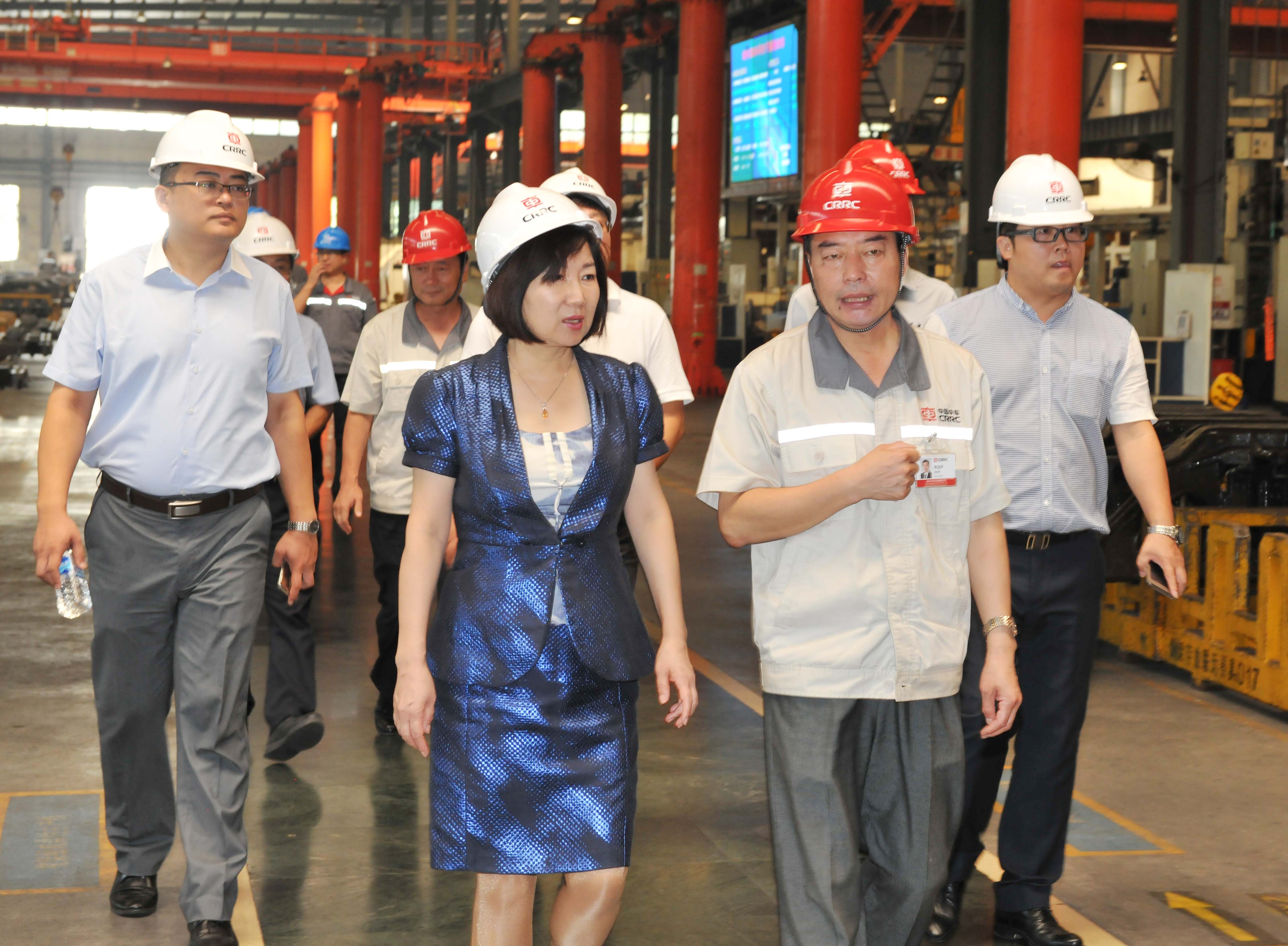 2017年8月9日，大連交通大學黨委書記劉曉英到公司調研。