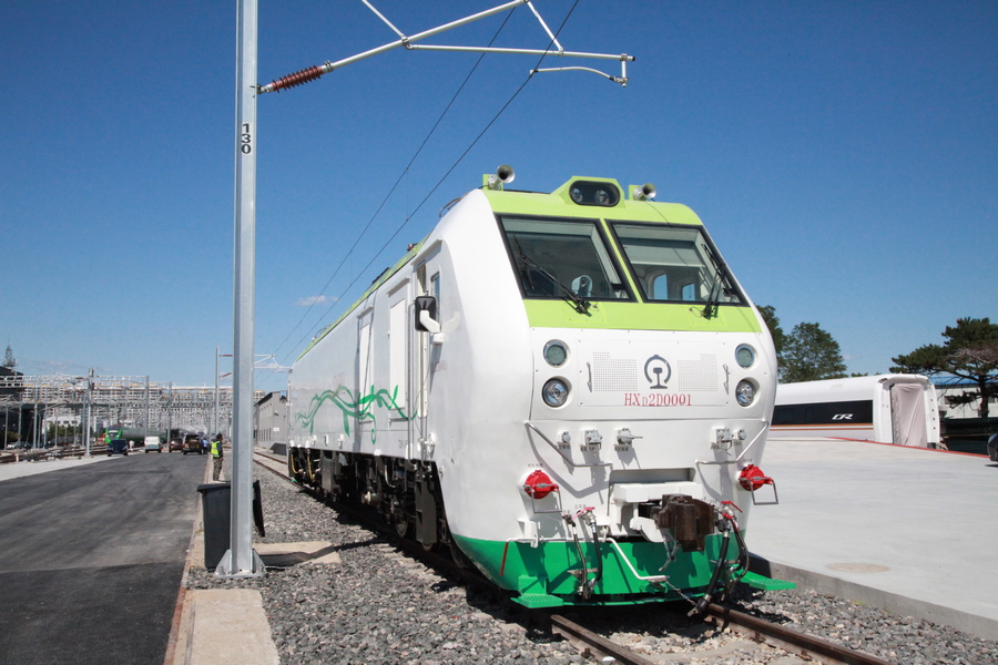 Permanent Magnet Direct-drive Electric Locomotive for Passenger Operations