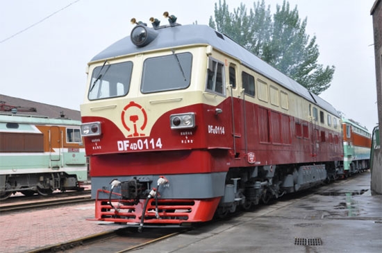 東風4D型內燃機車