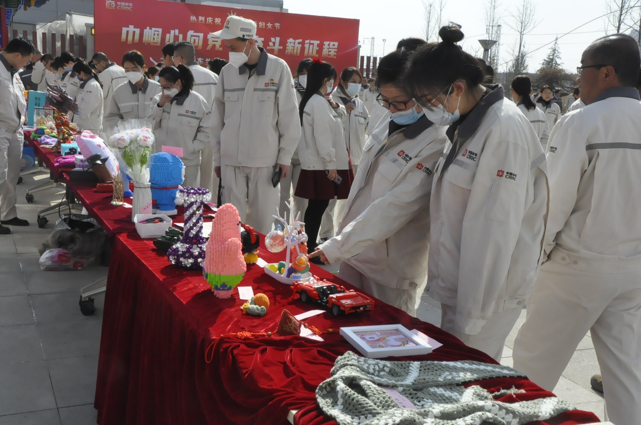 蘭州公司慶“三八”係列活動——手工義賣