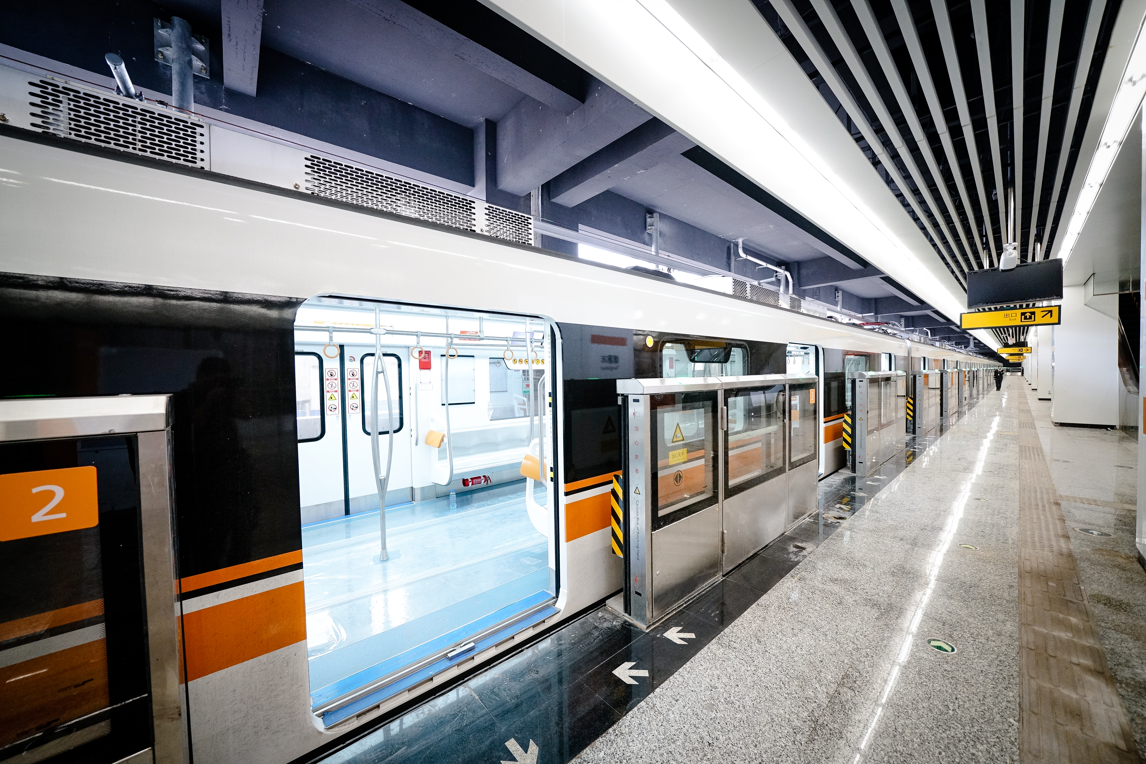 軌道交通四號線站內實景1