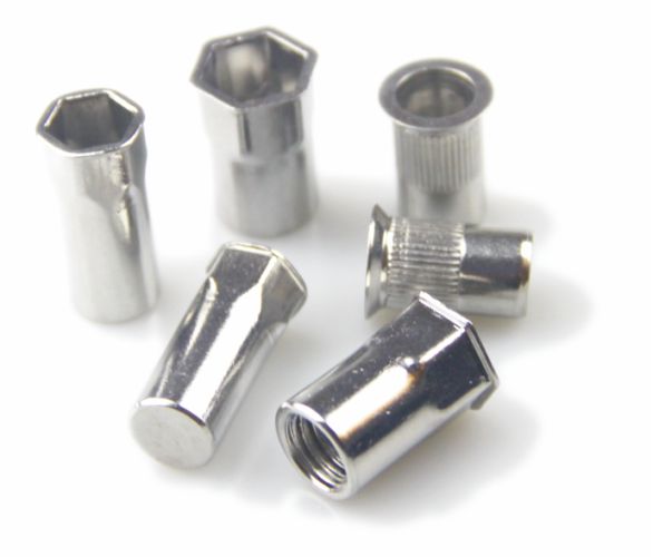 Rivet nut