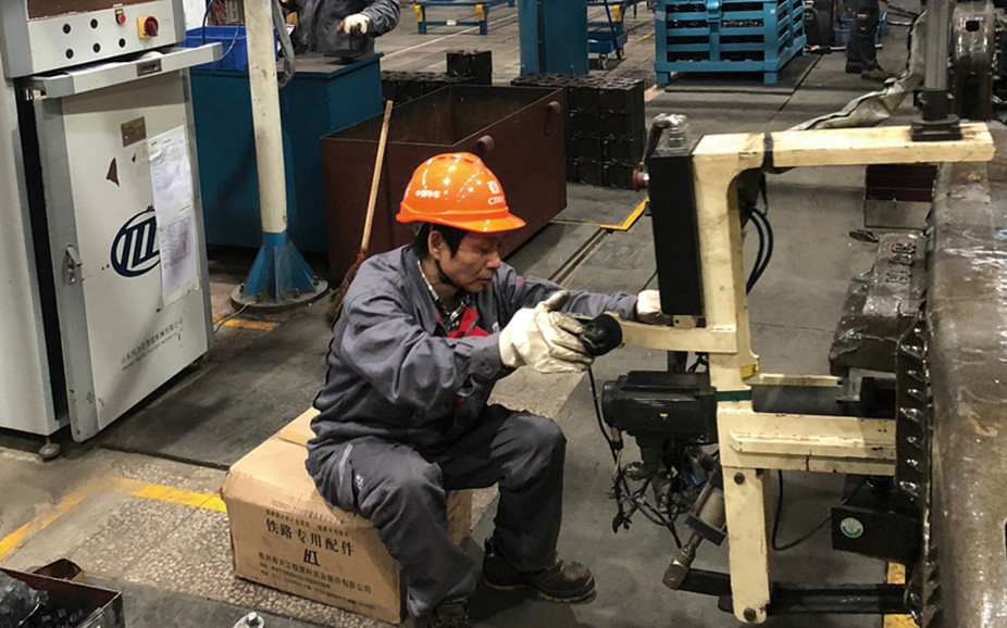 轉K4型彈簧托板工位智能擰緊機