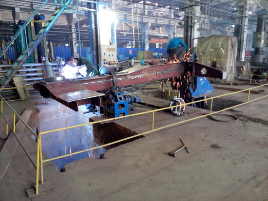 鐵路客車牽枕緩