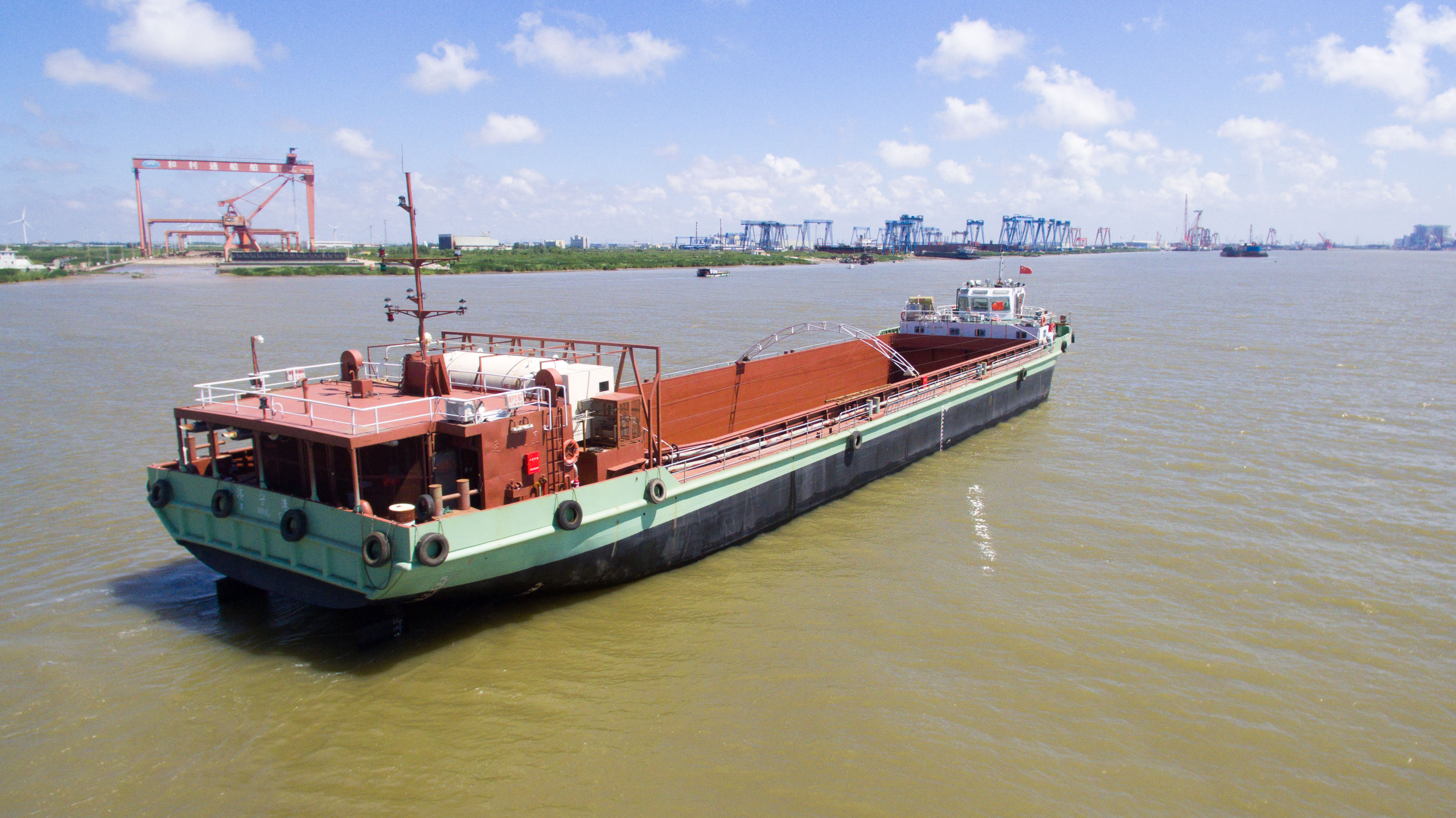 京杭運河2000噸幹散貨船