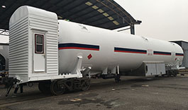 液化天然氣（LNG）鐵路罐車（帶押運間）