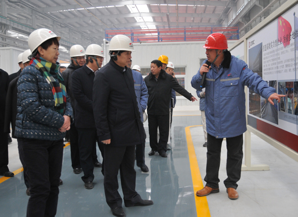 2015年12月21日，石家莊市市長邢國輝到公司觀摩城軌車輛及新能源汽車等新產業項目