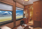 Luxurious cushioned berth sleeper (Tibet tourist car)