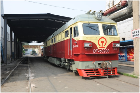 東風4D型內燃機車