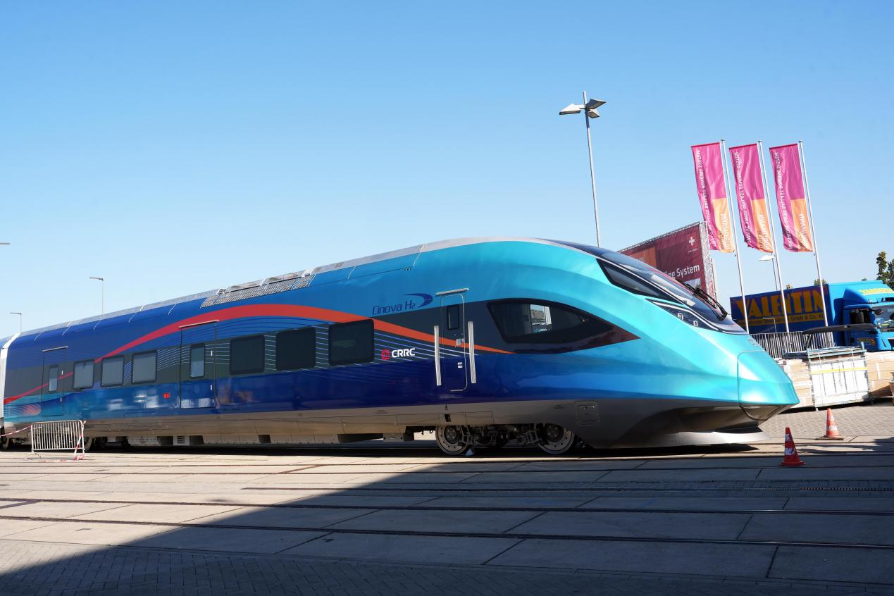 CINOVA H₂新能源智能城際市域動車組